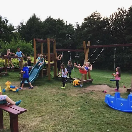 Alojamento de Turismo Selvagem Letniskowe Kalem Zabin (West Pomeranian)